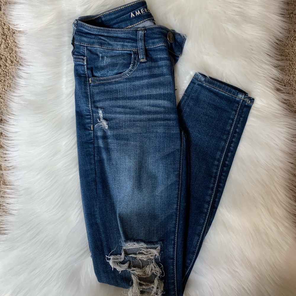American Eagle Distressed Jegging